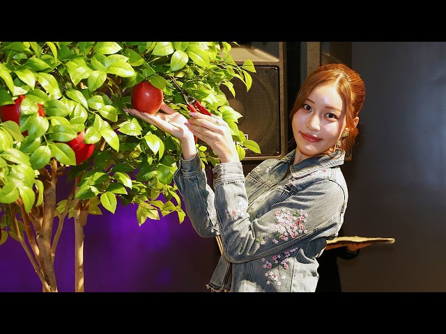O-rin promotes Aomori apples at the Apple Fair 