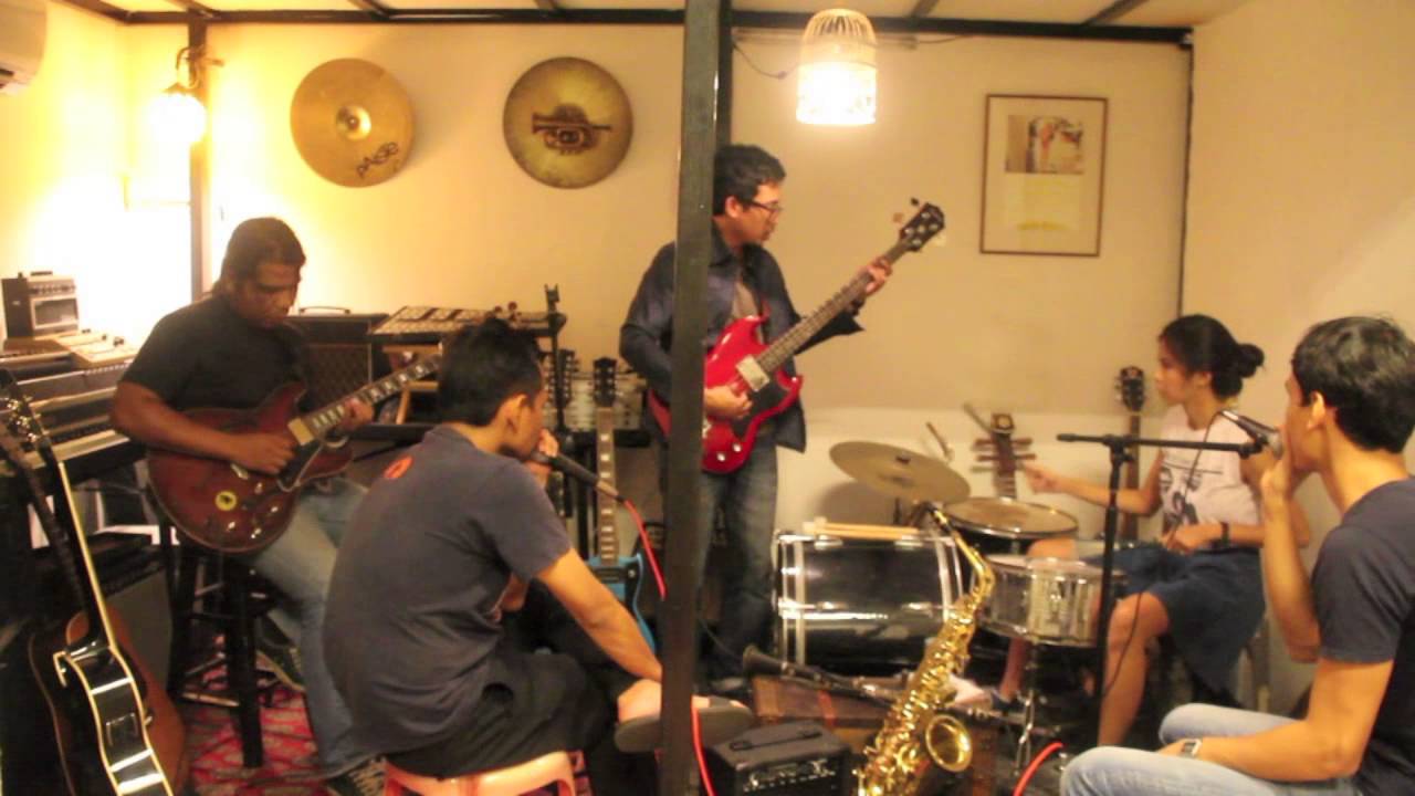 Under The Velvet Sky Live @ 67 Aliwal Street