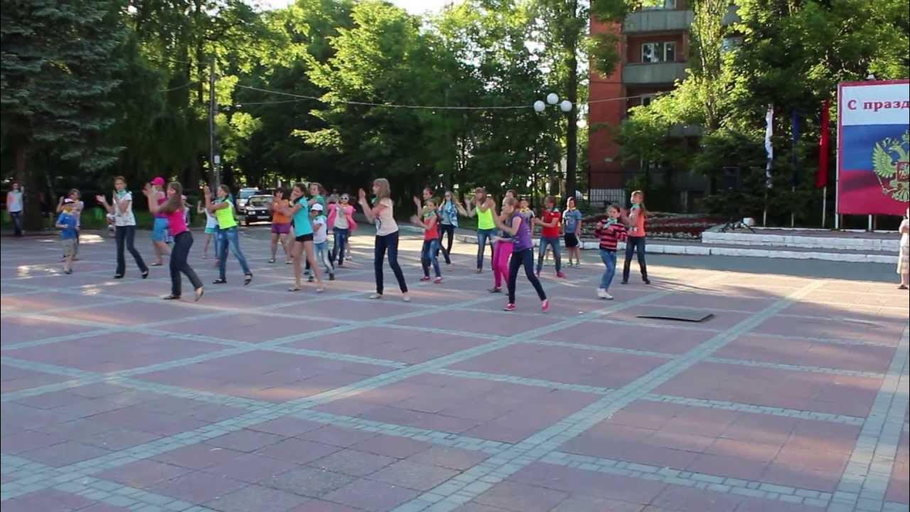 Лагерь в зеленоградске. Лагерь Королевский двор в Зеленоградске. Королевский двор Калининград лагерь. Королевские скалы лагерь. Детский оздоровительный лагерь Королевские скалы.