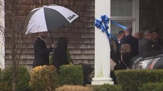 New Yorkers pay respect to slain NYPD officer
