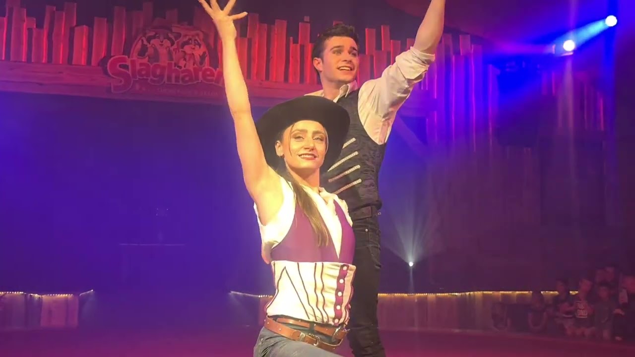 american circus show met randy en rosie  gemaakt op 26 juli 2023