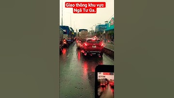 Mưa to, xe đông trên quốc lộ 1A khu vực Ngã Tư Ga hướng đi Suối Tiên.