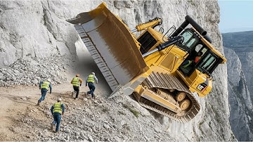 Jaw-Dropping Bulldozer Operator Skills So Crazy You’d Think They’re Fake!
