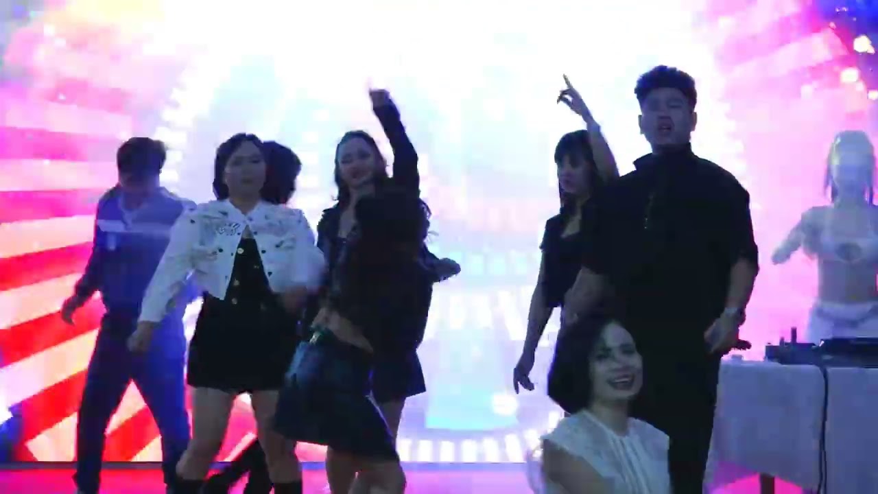 Clb Aerobic Bđs An Nhiên tham dự và biểu diễn tại sự kiện "Tất niên Hội bđs - Khu đại học Nam Cao".