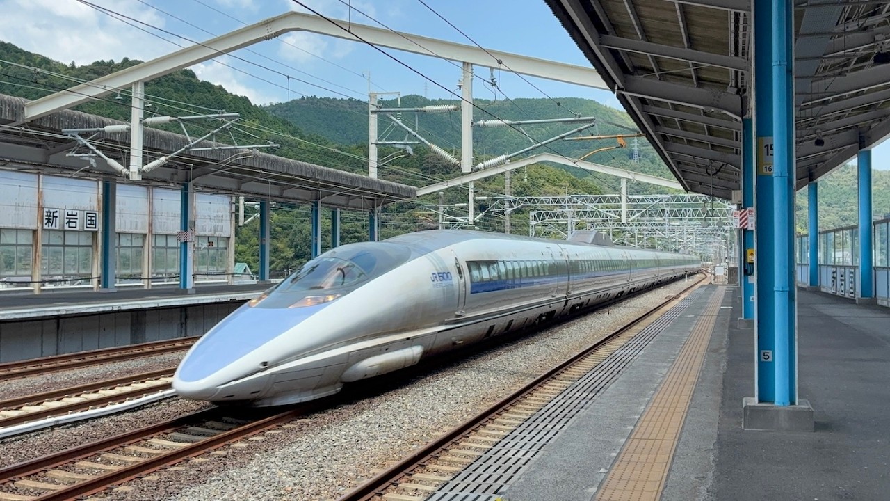 国鉄 駅 ホーム 両面 鉄道時計 引取り６千円引き 26/8/2 500系通過運転＠新岩国駅 | 金屋代かずおのお部屋