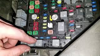 GMC Acadia AC Compressor Fuse and Relay Location