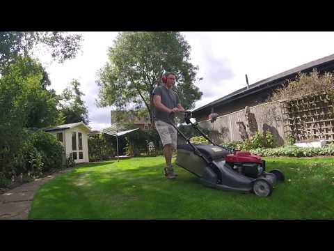 Lawn Mowing with the Honda HRX 476