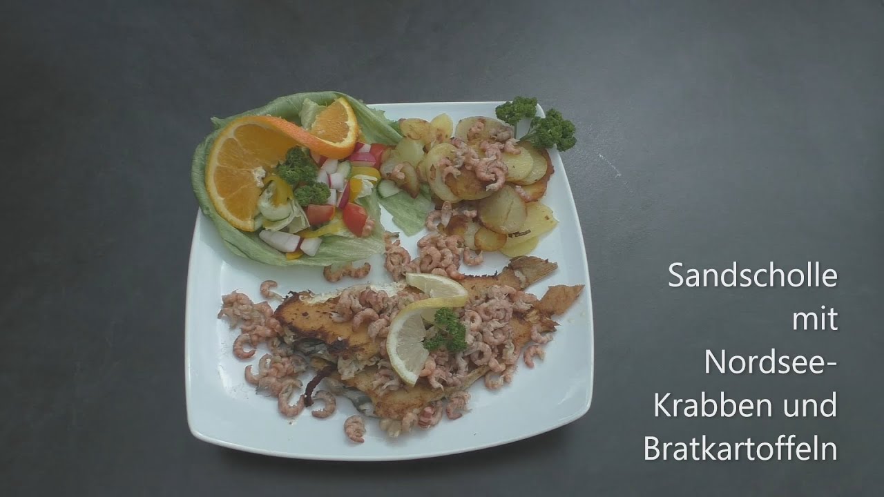 Sandscholle mit Nordssee-Krabben und Bratkartoffeln
