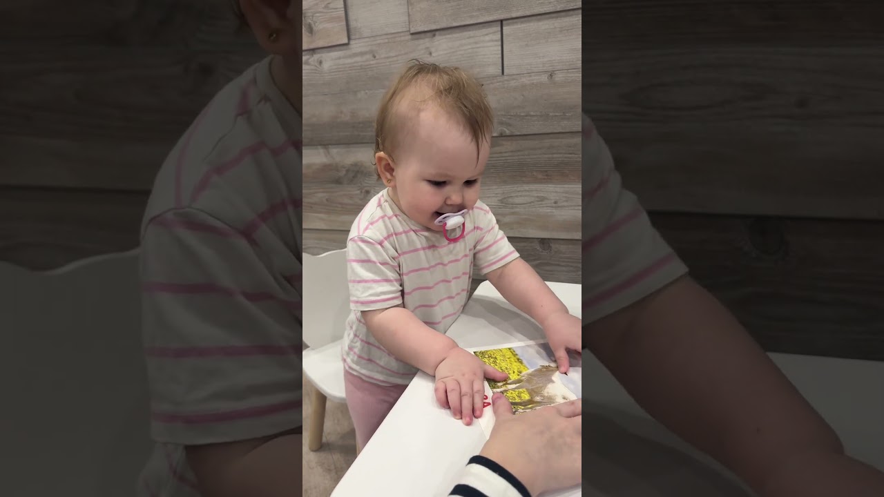 Дарина учится по карточкам вундеркинд с пеленок