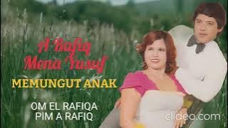 A RAFIQ & MENA YUSUF  -  MEMUNGUT ANAK