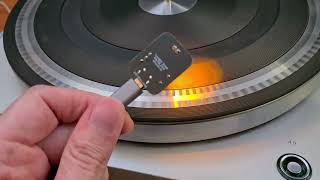 DIY crystal controlled, USB powered turntable strobe for 50 and 60 Hz strobe discs screenshot 1