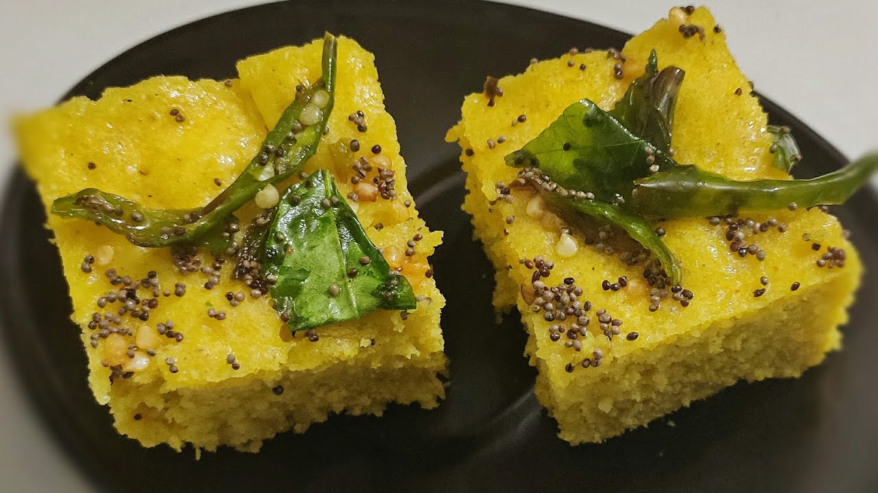 ढोकला बनाने का सबसे आसान तरीका | Besan Ka Soft Sponge Dhokla Recipe In Hindi | Harleen