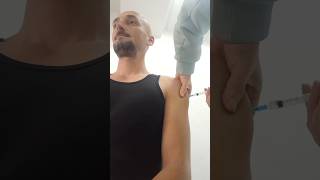 Ну, подумаєш, укол... @isla-tortuga #ukraine #vaccination #прививка #medicine #health