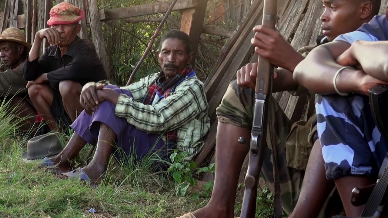 Мадагаскар — В землях бандитов Дахалос