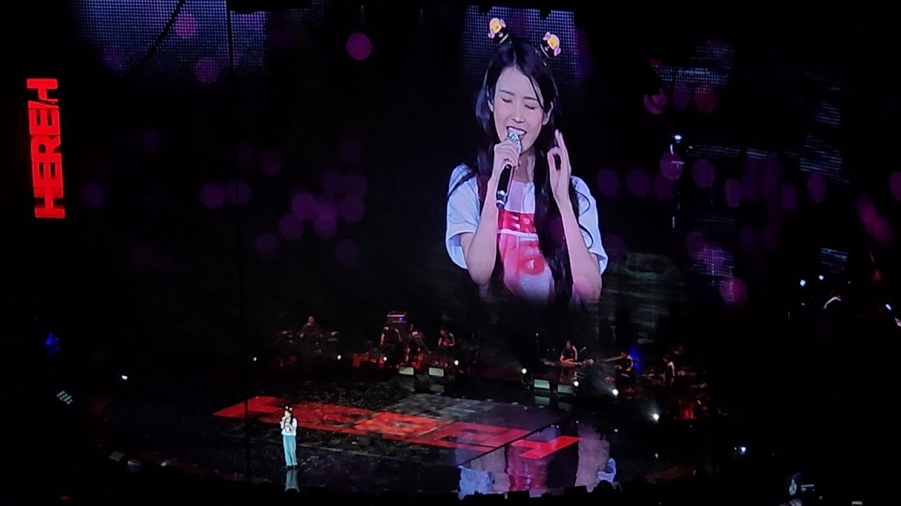 IU (아이유) sings Crash Landing On You OST - Give You My Heart (마음을 드려요) Requested by Fans | 4K FanCam