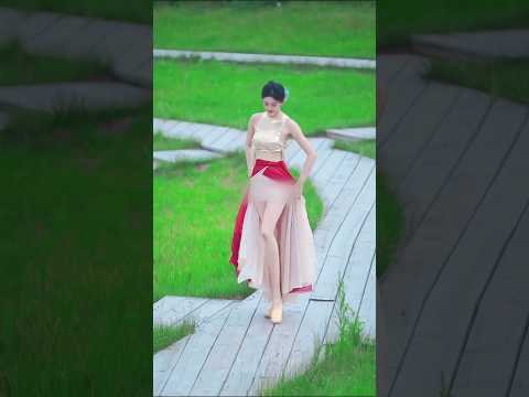 This TikTok Dance Hit Will Get You Moving! 🔥#DanceChallenge #TikTokTrend #ViralMoves