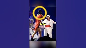 Ed Sheeran SHOCKS Taylor Swift during her live performance 😂 #shorts #taylorswift #edsheeran