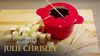 Julie reveals her secret weapon for making the perfect pound
cake--topping it off with a fondue twist--with little help from nanny
faye. subscribe to chris...