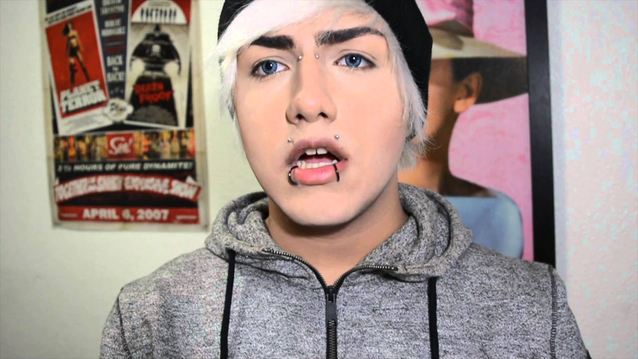 WickedEyez Color Max Gray Contacts Review