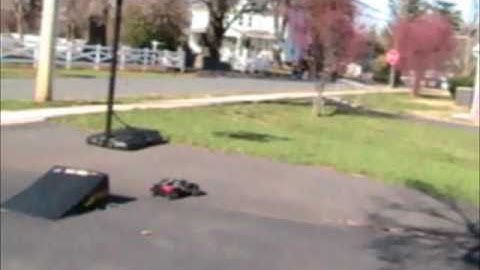 TRAXXAS SLASH VXL 4X4 JUMPING BASHING AND CRASHING