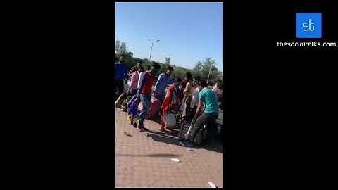 Migrant Workers Gather In Large Numbers At Anand Vihar