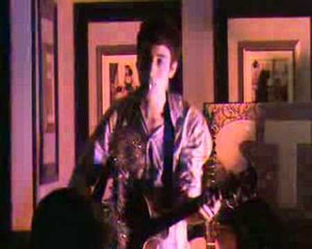 DAVID BOVA PLAYING STRAY STIRLING DEC08
