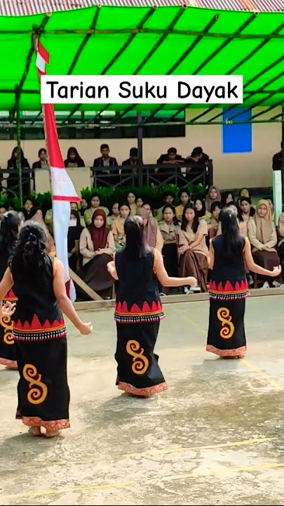 Tari kreasi suku Dayak Kalimantan Barat