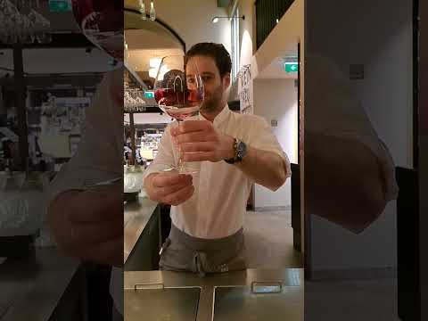 Wine Twirling Masterclass I Challenge all Bartenders