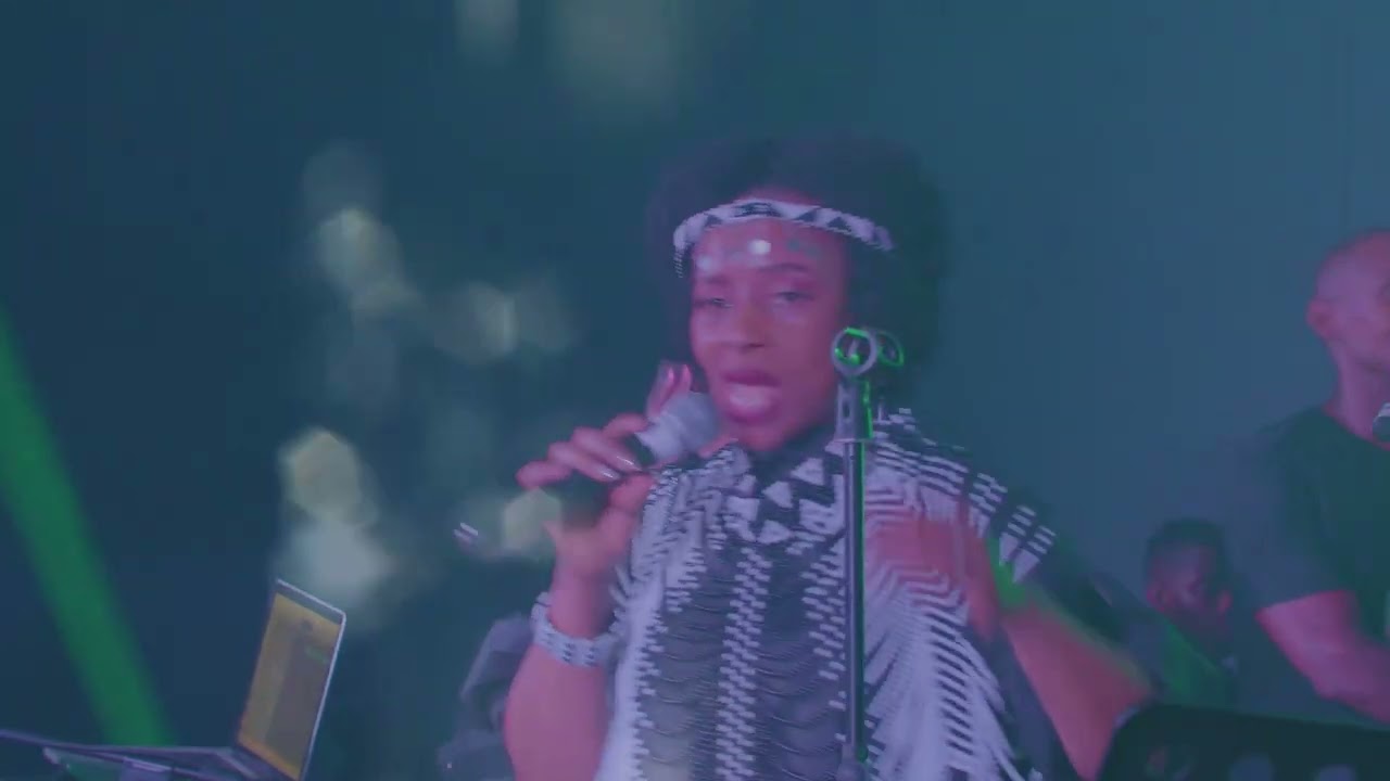 Thando L  Ngcobo - Akahluleki