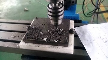 WMT XK7118 CNC mill working video (1)