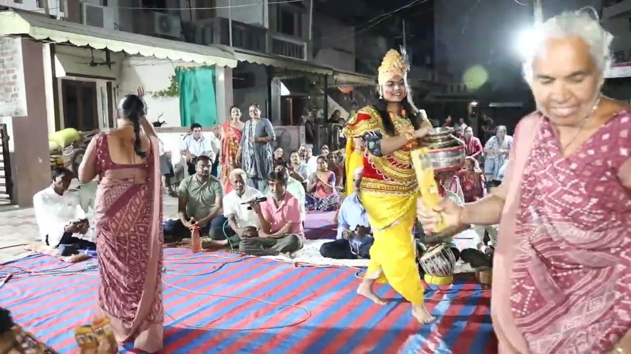 શ્યામ ભજન મંડળ.દેણપ-ઉમતા.‌પંચાલ કમલેશભાઈ ના ઘરે વિસનગર. ગાયક.ધીરજબેન-દેણપ