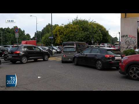 Video Milano, la nuova ciclabile manda il traffico in tilt
