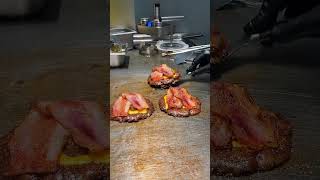 Let's grab a burger ?? A local street American burger's#usa #cooking #burger #food #fastfood