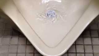 【HD版】 TOTO U306 朝顔形小便器の目皿付 1 Urinal Flushing