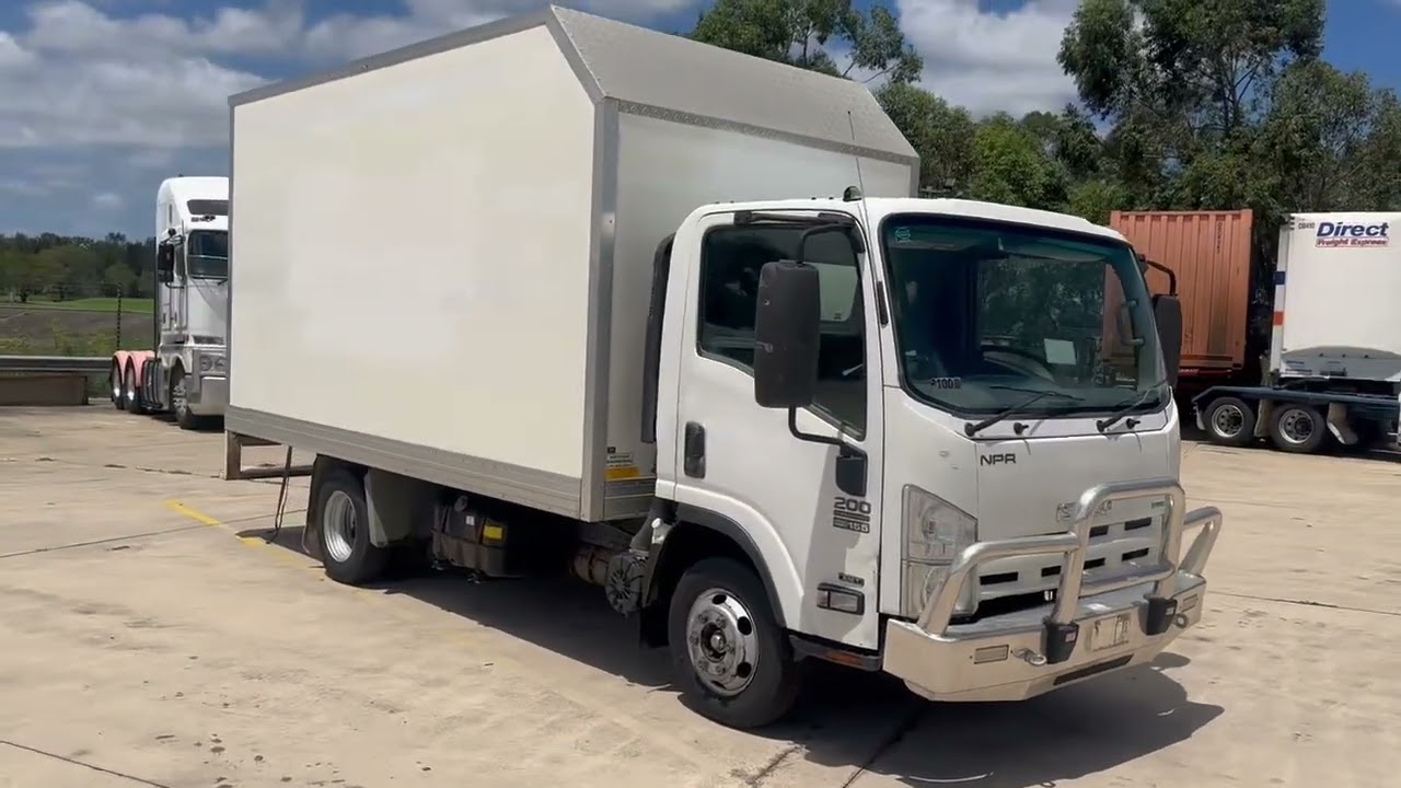 2015 ISUZU NPR 200 AMT Automatic  Eaauctions 