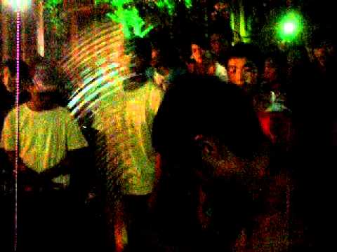 2011.10.30 三重區 港尾忠義堂 遶境 敲王爺二.