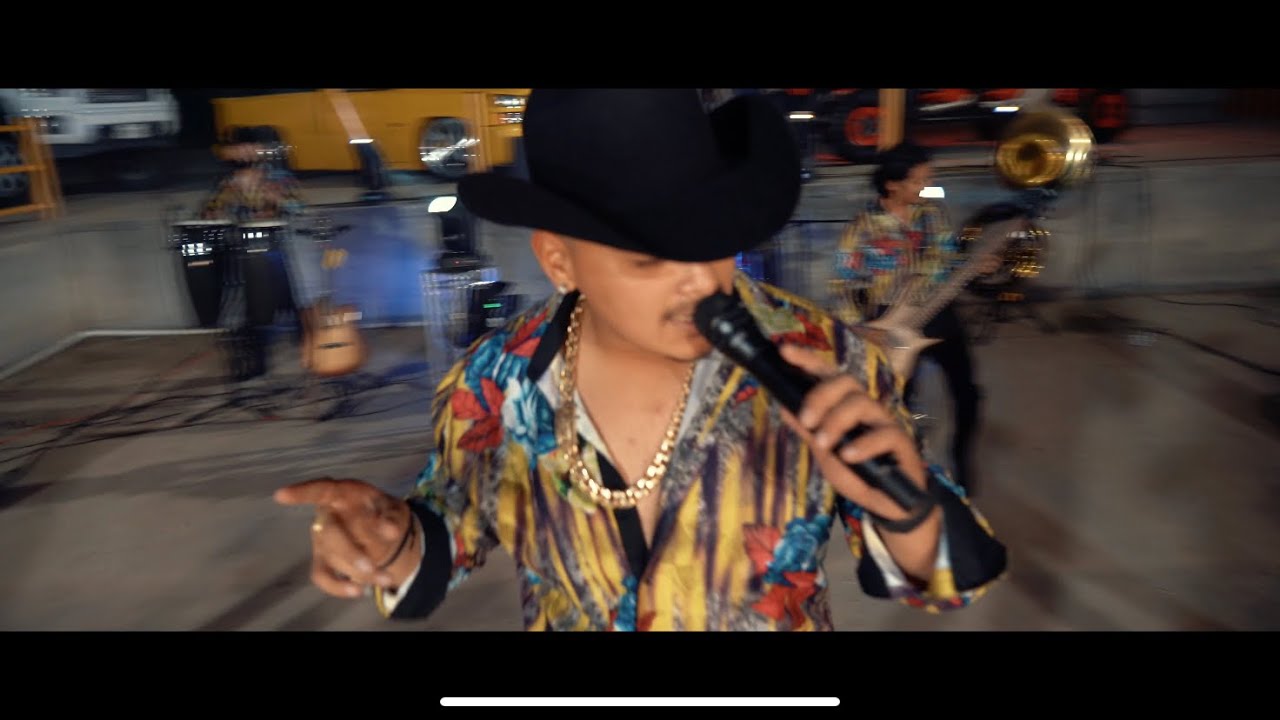 Raspando Calles (En Vivo) - 30-30 Norteño Banda