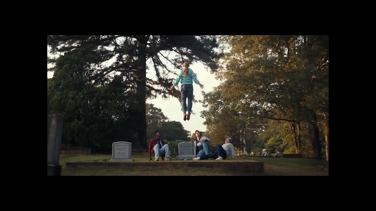 Everyone’s reaction to Max floating in the air (Stranger Things 4