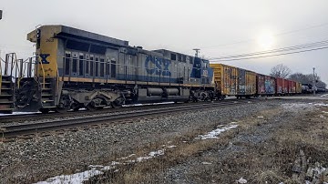 CSX Freight Q364 with Western Pacific Boxcar - Two AC4400CW