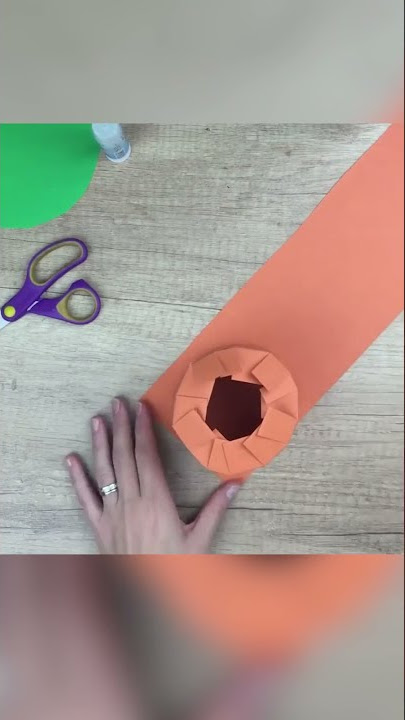 How to Make an Easy Tissue Paper Sunflower Craft • Kids Activities