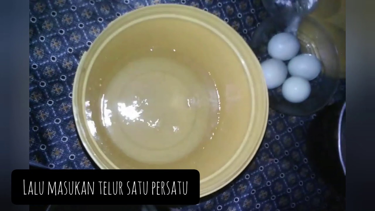 Cara membuat telur asin dengan media air garam - YouTube