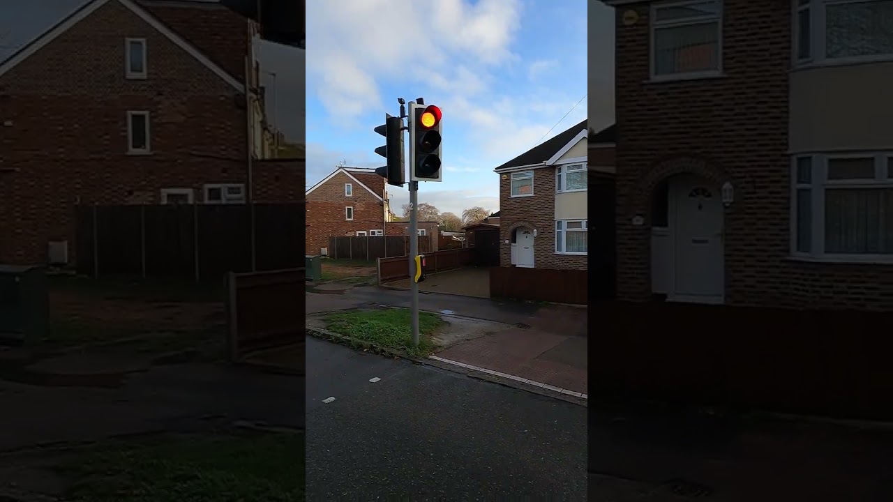 Cambridge: Perne Road A1134, PEEK TLED Traffic Lights Puffin Crossing