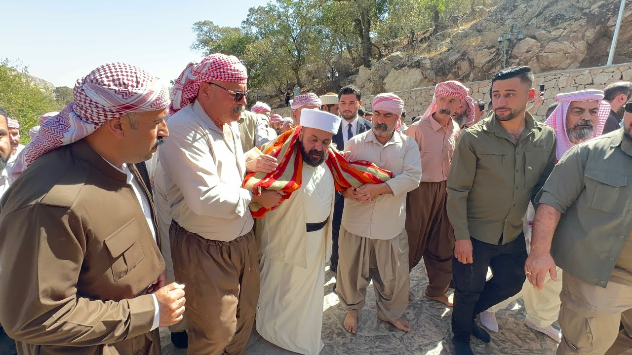 مراسيم وصول تخت بري شباكي إلى معبد لالش المقدس 