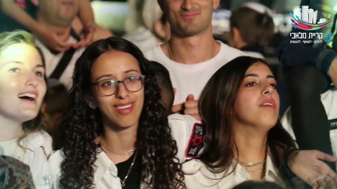 שירת המונים - יש בי אהבה והיא תנצח