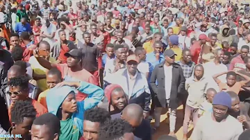 SKEFFA CHIMOTO  PERFORMING IN MALAWI REFUGEE CAMP.