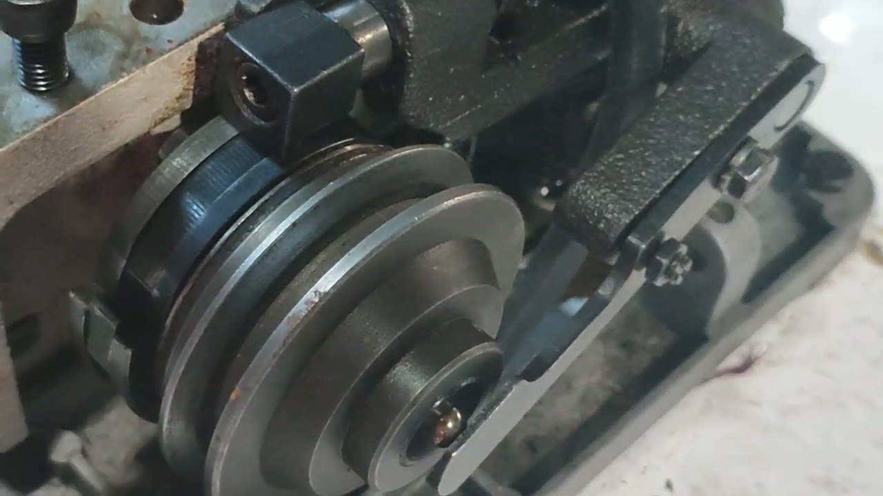 POR QUÉ LA PINZA NO LEVANTA DESPUÉS DE PEGAR EL BOTÓN ?