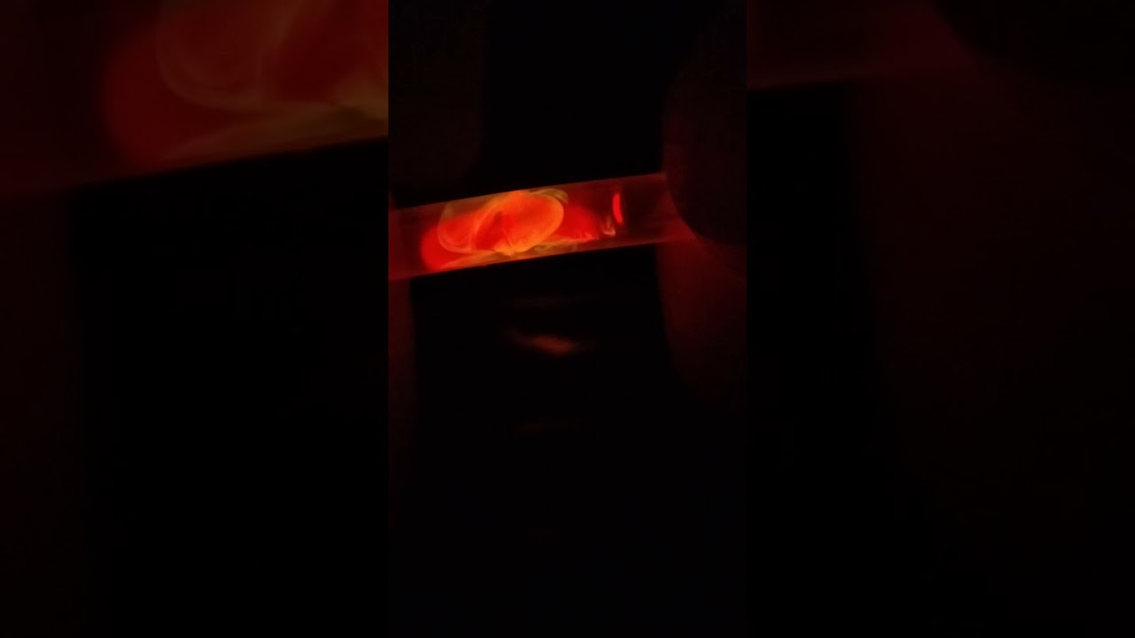 Mini glowstick cracked in SloMo