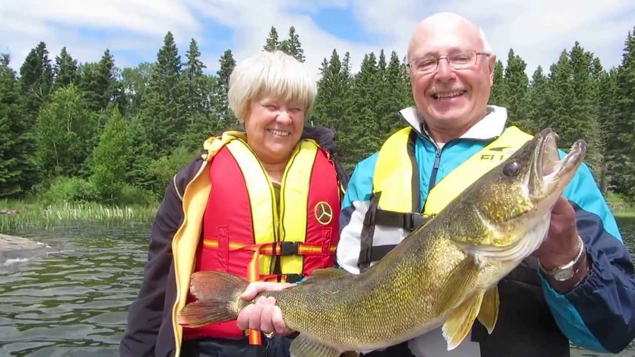 31 1/2" Walleye Tramping Lake YouTube