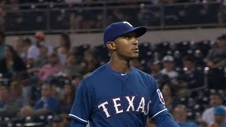 TEX@SD: Freeman gets Hedges to escape jam unharmed