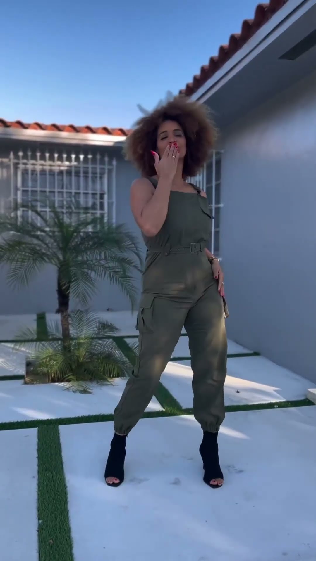 Baila, me dijo ven baila… baby confía fia fia….? post yours!!! #FRÍA